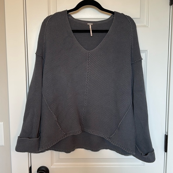 Free People Ribbed V-neck Gray Sweater - Picture 2 of 12